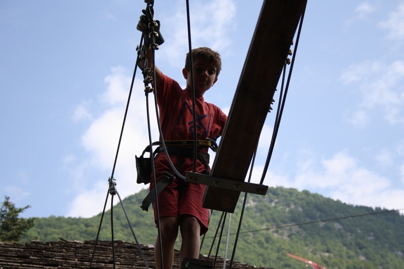 Village Camps International Summer Camp Leysin, Switzerland 2026-08-15 https://www.villagecamps.com/journals_admin/images/692-40-high ropes (33).jpg